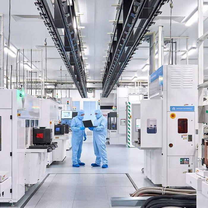 ESD Arbeitskleidung Fuer Elektronik Und Halbleiter